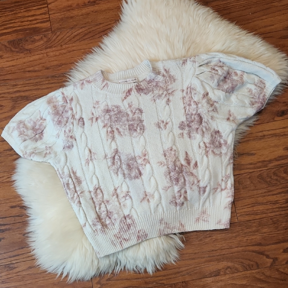 Sincerly Jules Cable Knit Short Sleeve Floral Cropped Sweater
